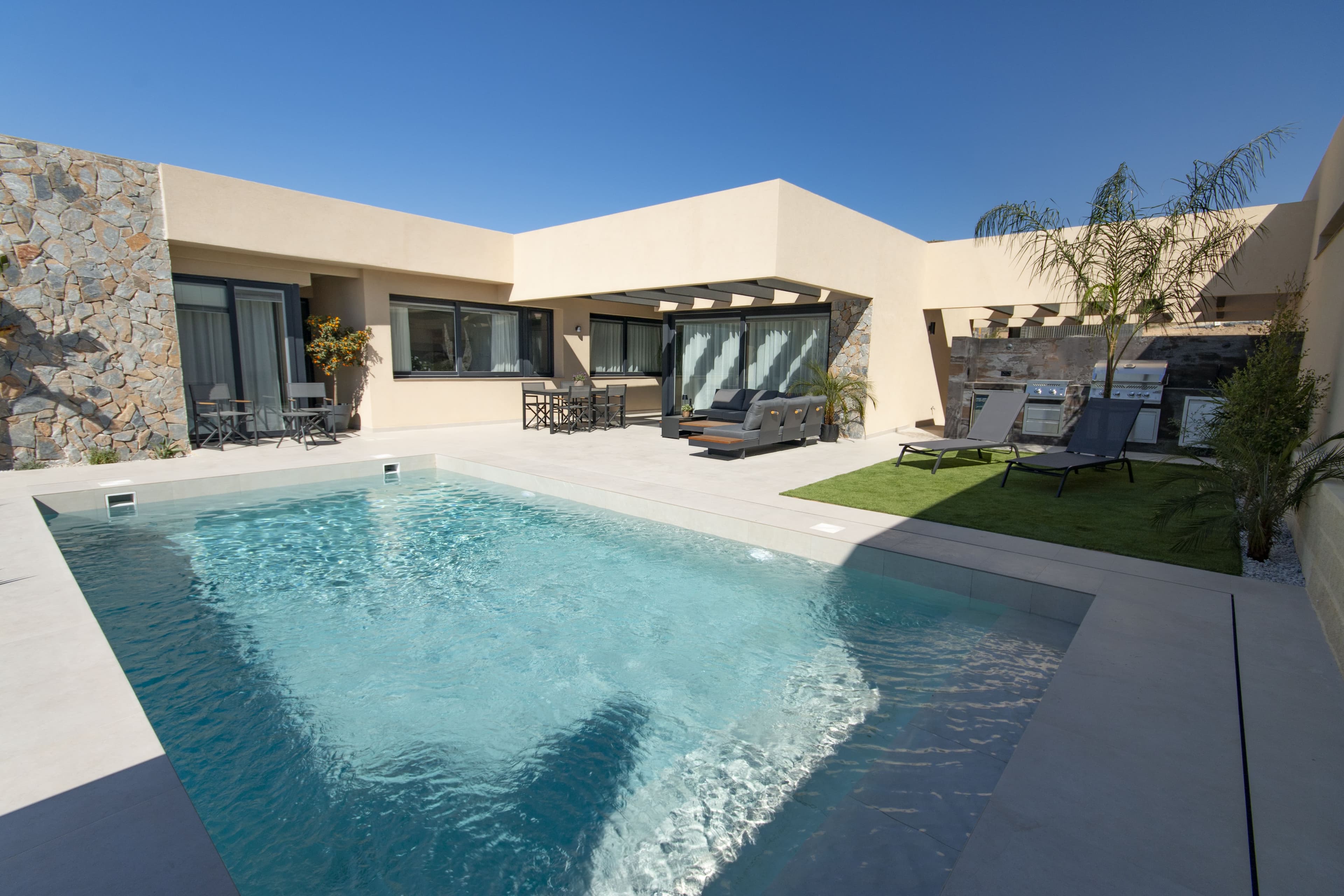 Villa Balance